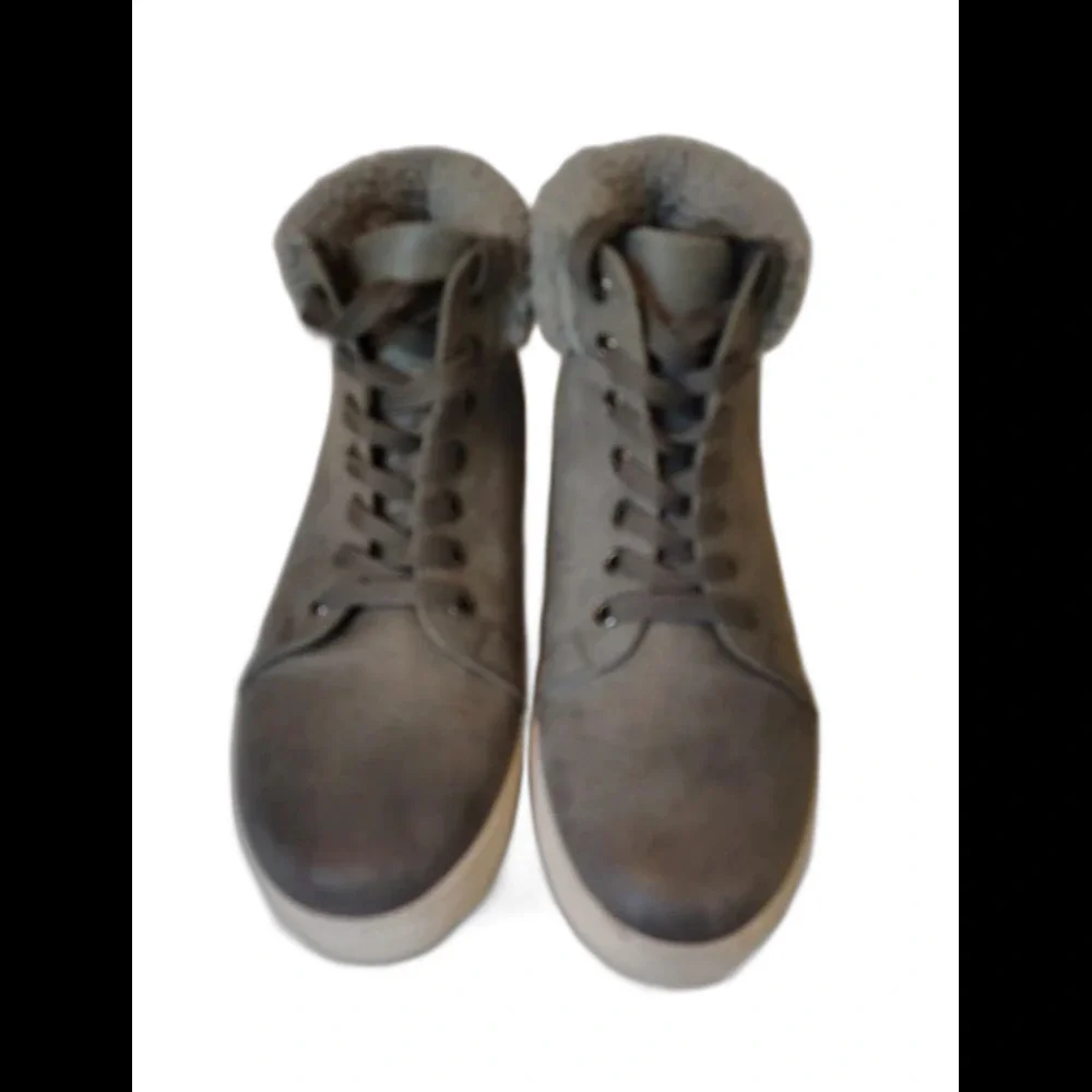 Sonoma Gray Suede Lace Up Sneaker Boots Faux Shearling Collar Womens Size 6